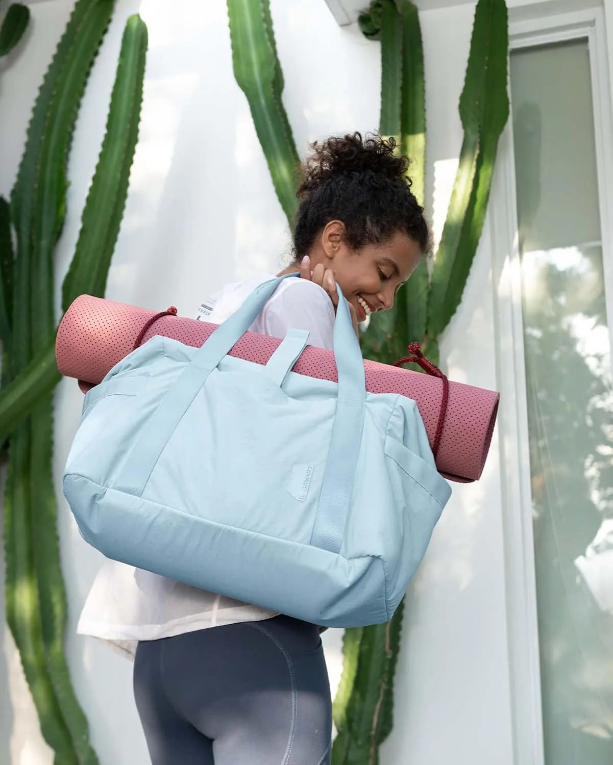 BAGSMART BAGSMART Gym Bag for Women, Carry on Weekender Overnight Bag, Travel Duffel Bags with Trolley Sleeve, Personal Item Travel Bag Tote Bag Workout Dance Bag(Light Blue,Medium)