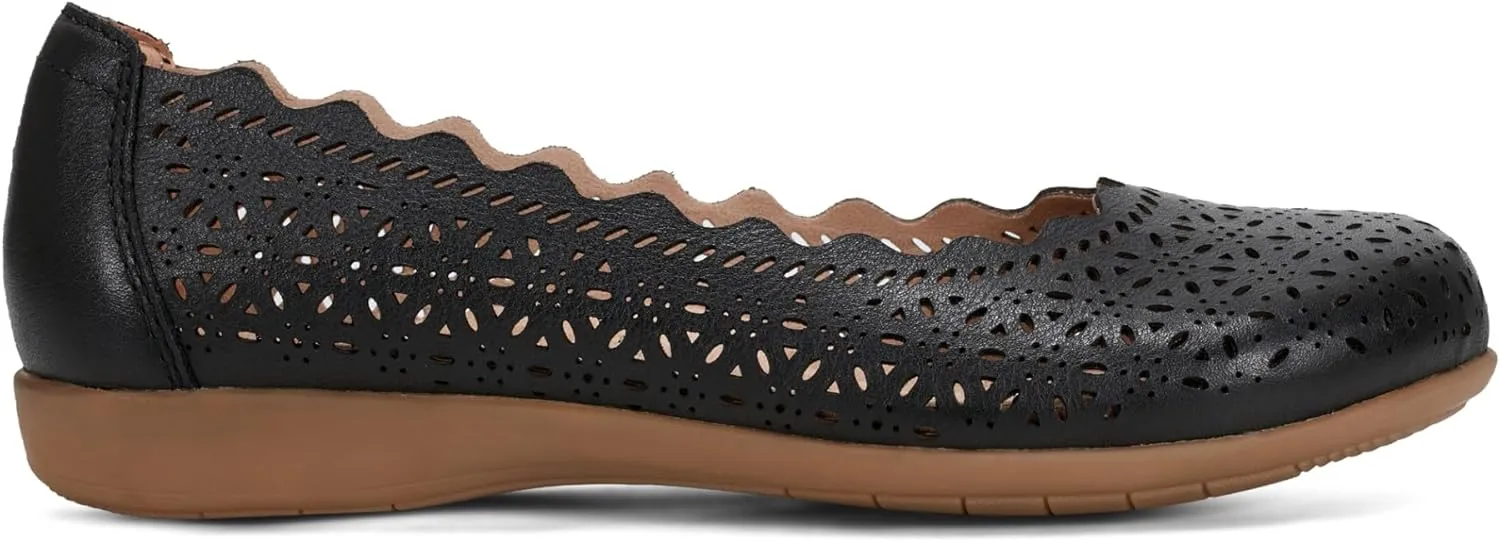 Earth Women's Etbria Ballet Flat