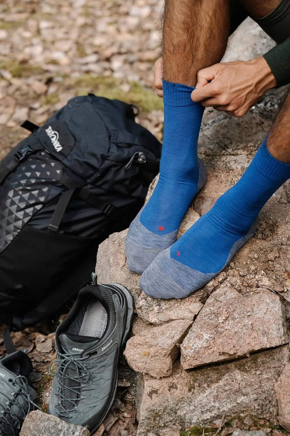 FALKE Men's TK5 Wander Hiking Socks, Crew Length, Light Padding, Athletic Sock, Breathable Quick Dry, Merino Wool, 1 Pair