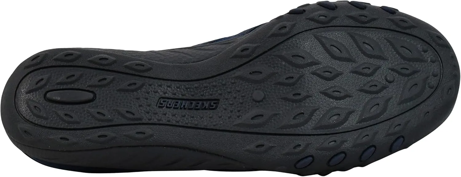 Skechers Women's Breathe-Easy-Days End Sneaker